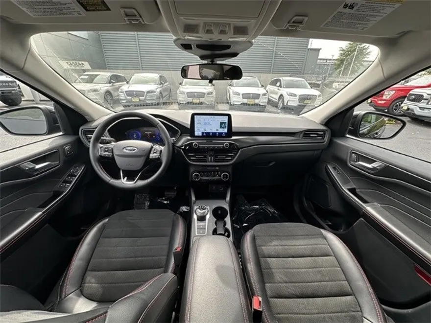 2022 Ford Escape SEL photo 1