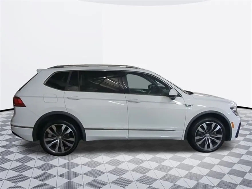 2020 Volkswagen Tiguan SEL Premium R-Line photo 1