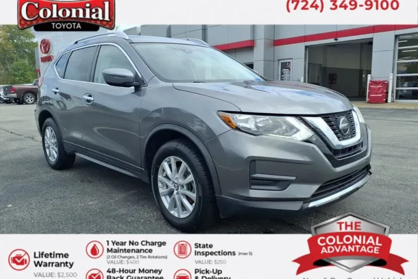 2019 Nissan Rogue SV photo 1