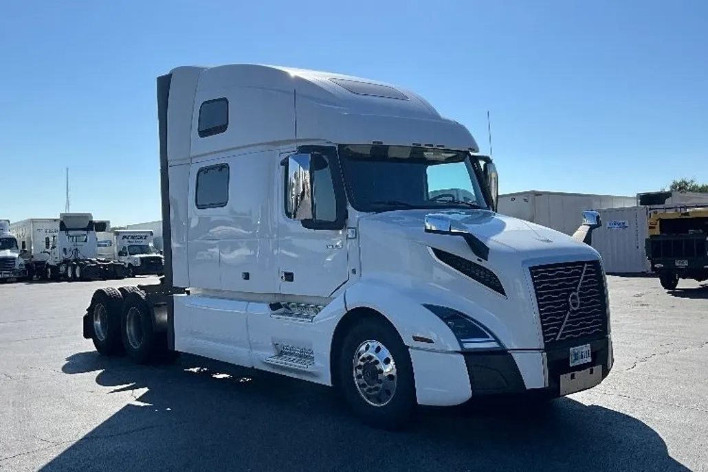 2022 Volvo Truck VNL photo 1