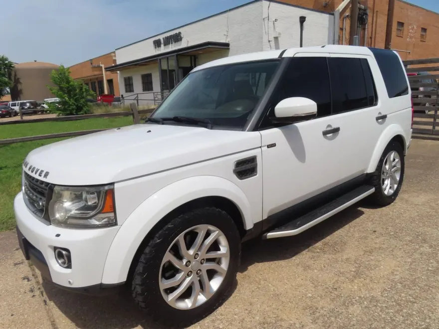 2016 Land Rover LR4 HSE photo 1