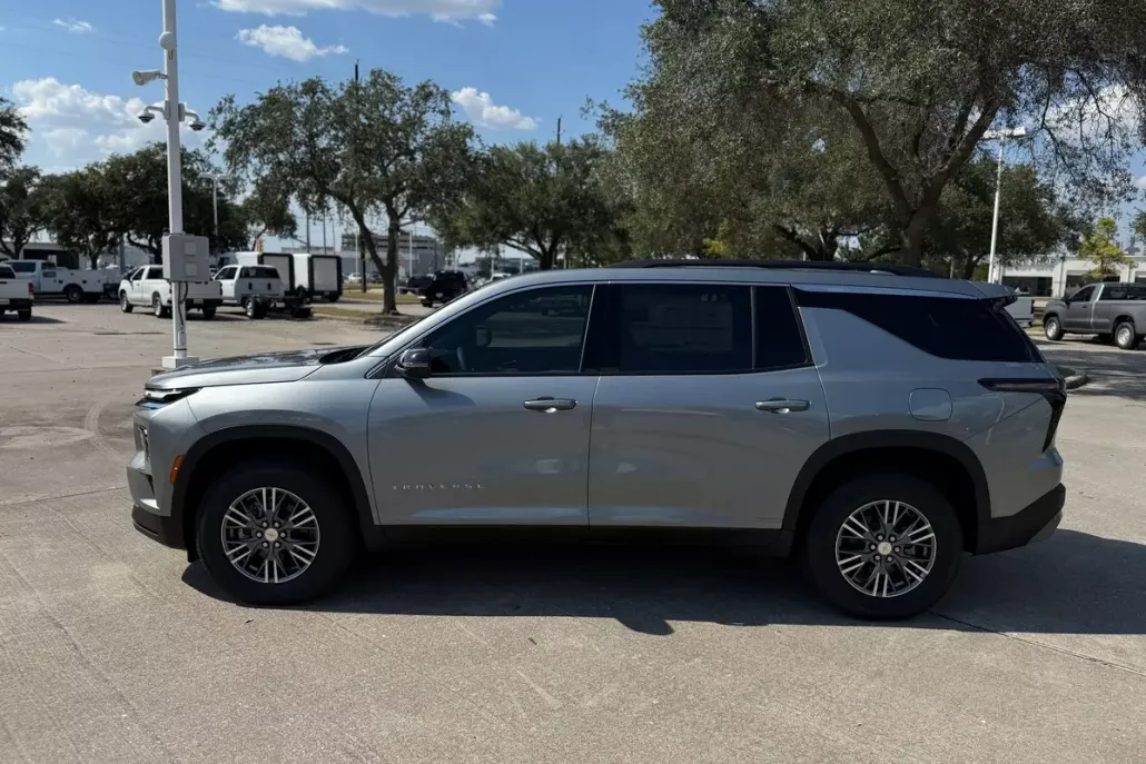 2026 Chevrolet Traverse photo 1