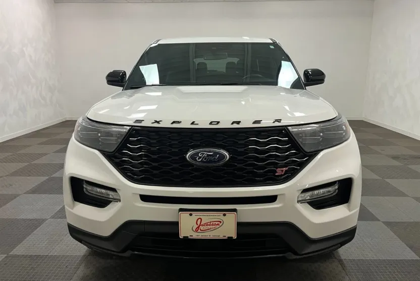 2022 Ford Explorer ST photo 1
