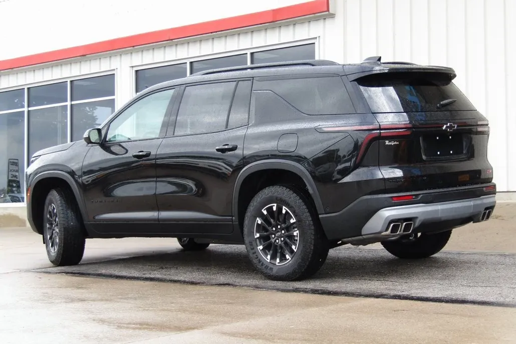 2026 Chevrolet Traverse Z71 photo 1