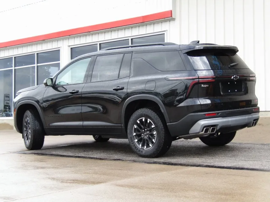 2026 Chevrolet Traverse Z71 photo 1