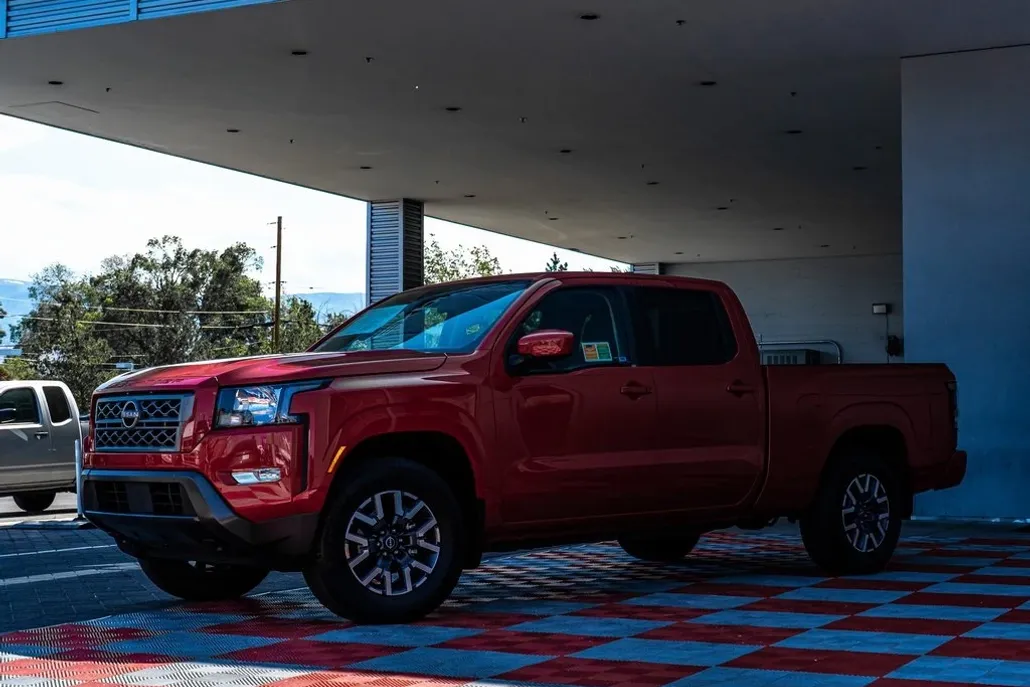 2023 Nissan Frontier SV photo 1