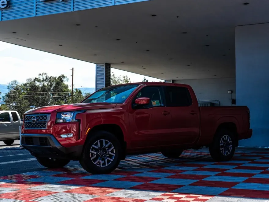 2023 Nissan Frontier SV photo 1