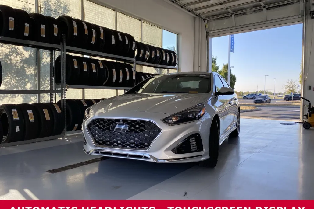2018 Hyundai Sonata Limited 2.0T photo 1