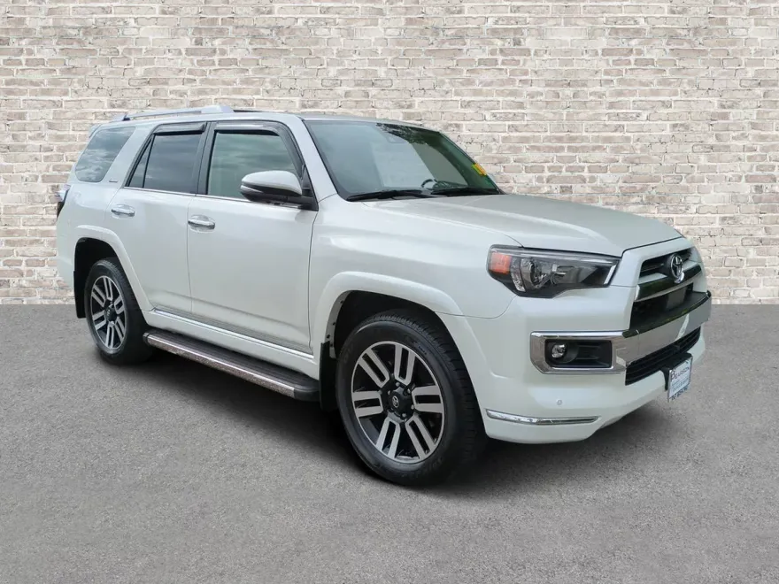 2022 Toyota 4Runner Limited photo 1