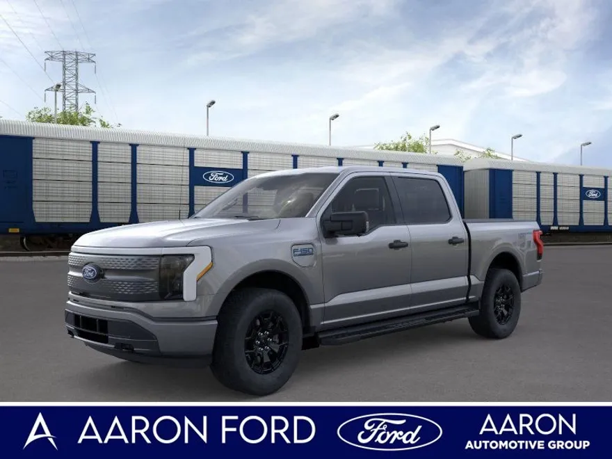 2025 Ford F-150 Lightning XLT photo 1