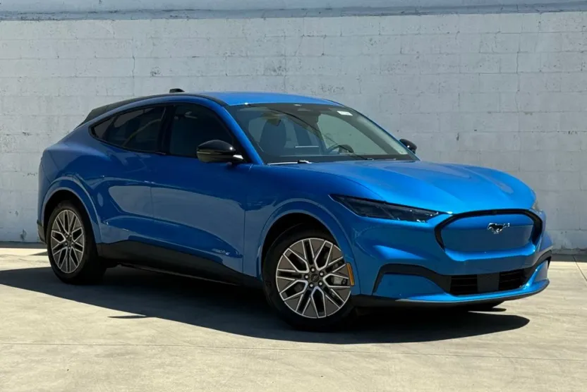 2025 Ford Mustang Mach-E Premium photo 1
