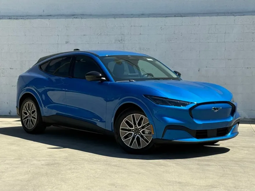 2025 Ford Mustang Mach-E Premium photo 1