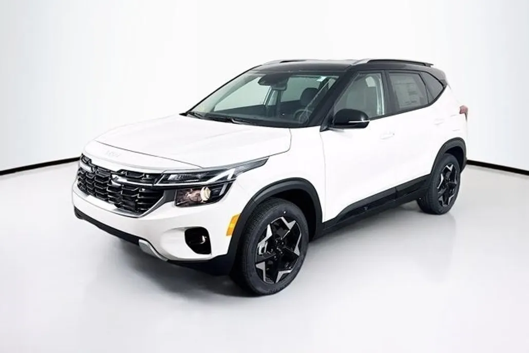 2025 Kia Seltos S photo 1