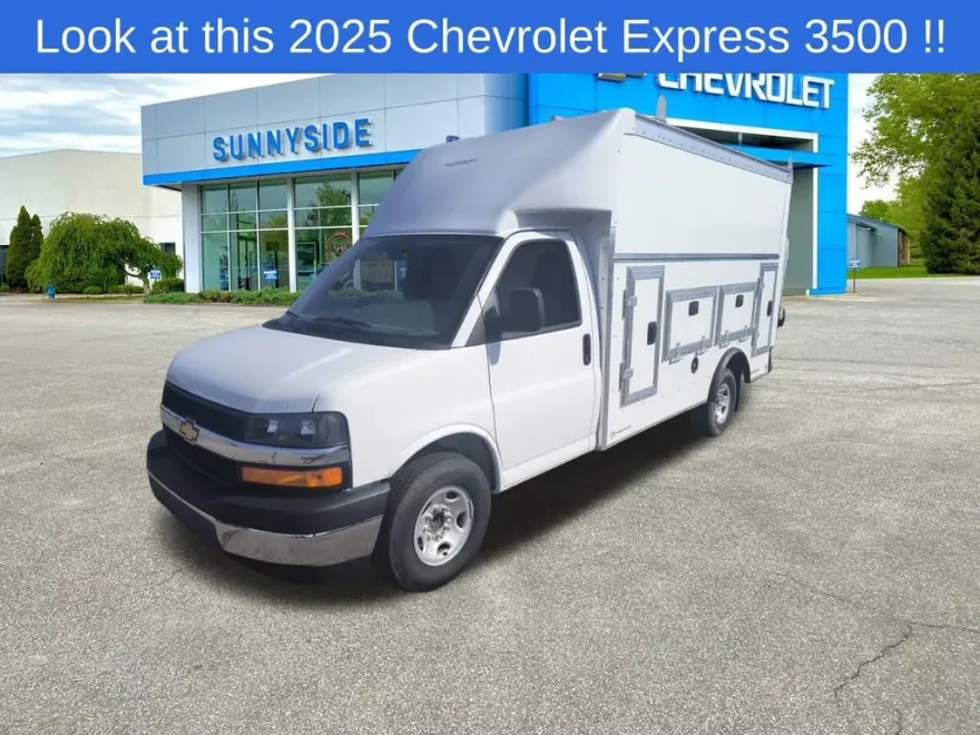 2025 Chevrolet Express Cutaway 3500 photo 1