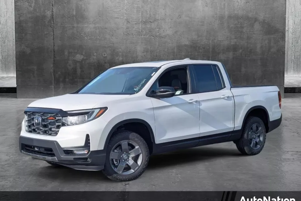 2025 Honda Ridgeline TrailSport photo 1