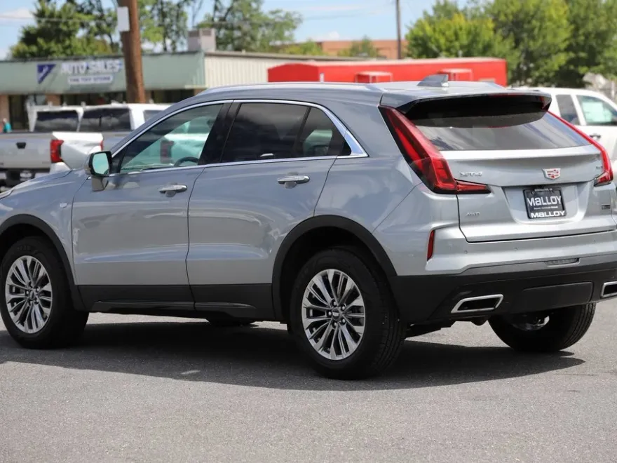 2024 Cadillac XT4 Premium Luxury photo 1