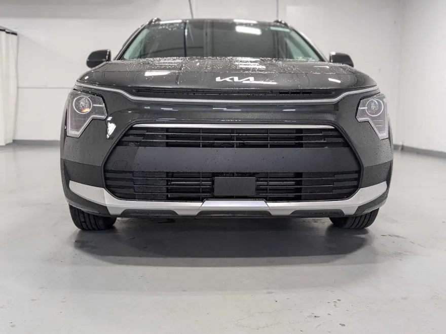2025 Kia Niro EX photo 1