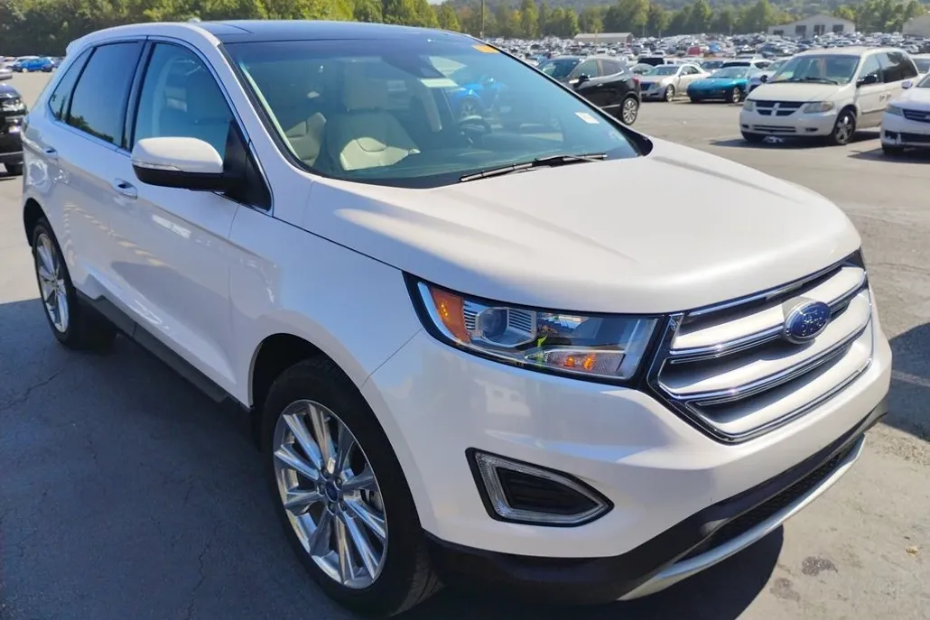 2018 Ford Edge Titanium photo 1