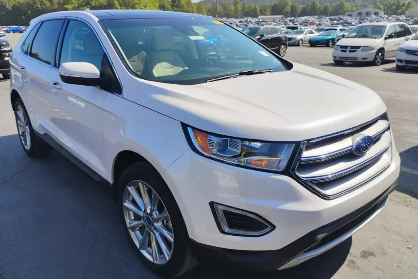 2018 Ford Edge Titanium photo 1