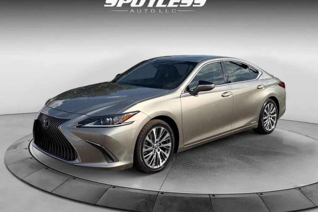 2020 Lexus ES 300h Premium photo 1
