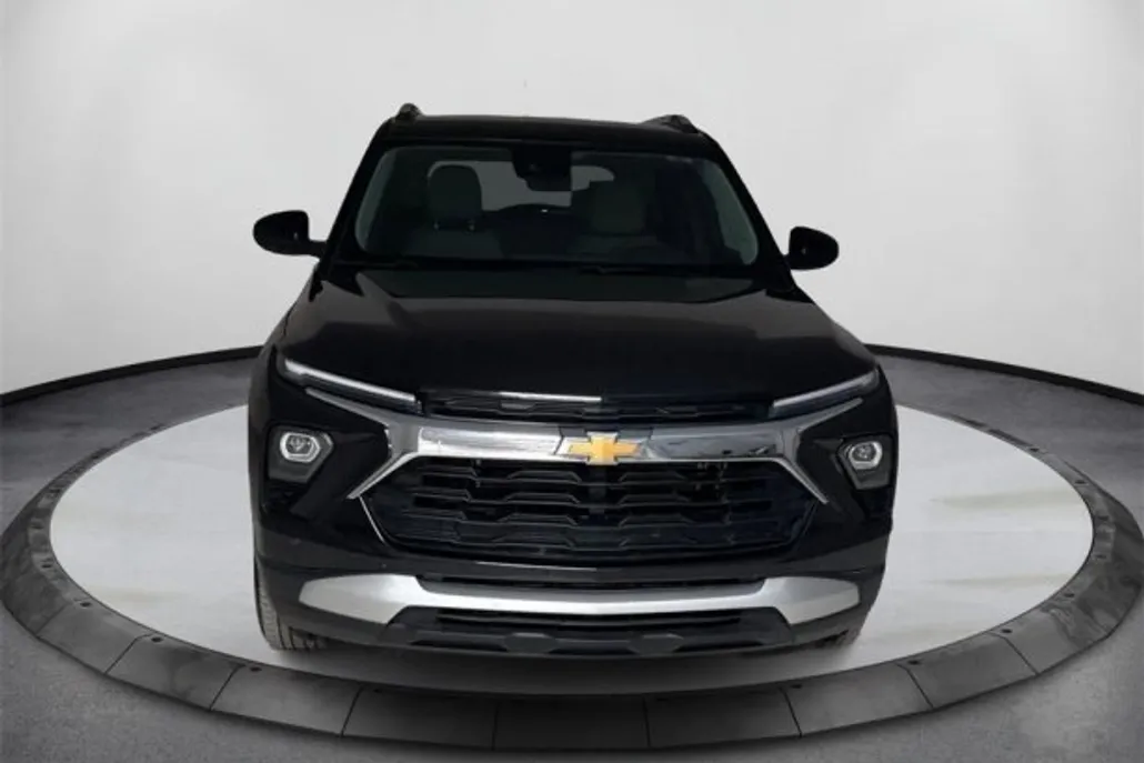 2024 Chevrolet Trailblazer LT photo 1