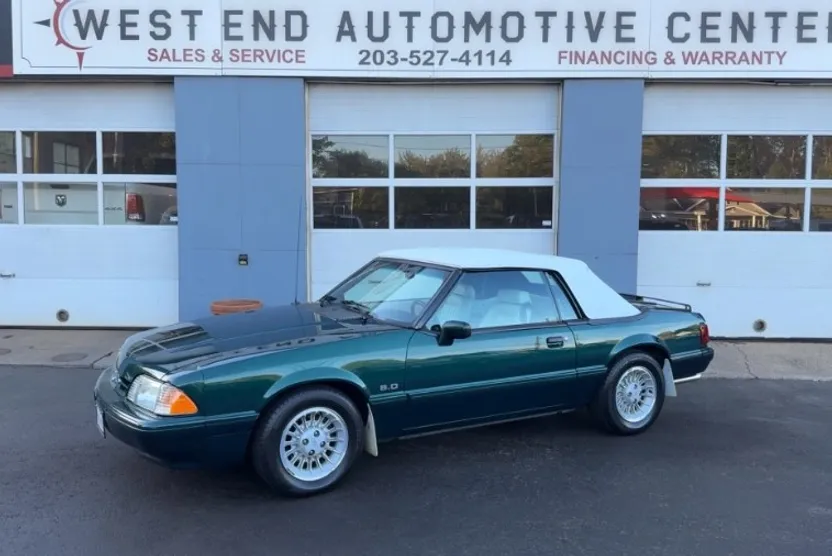 1990 Ford Mustang LX photo 1