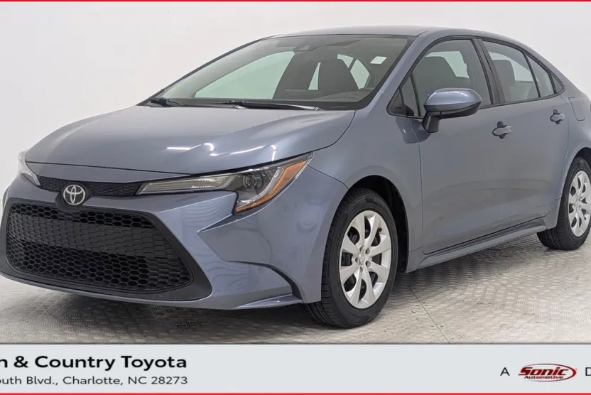 2022 Toyota Corolla LE photo 1