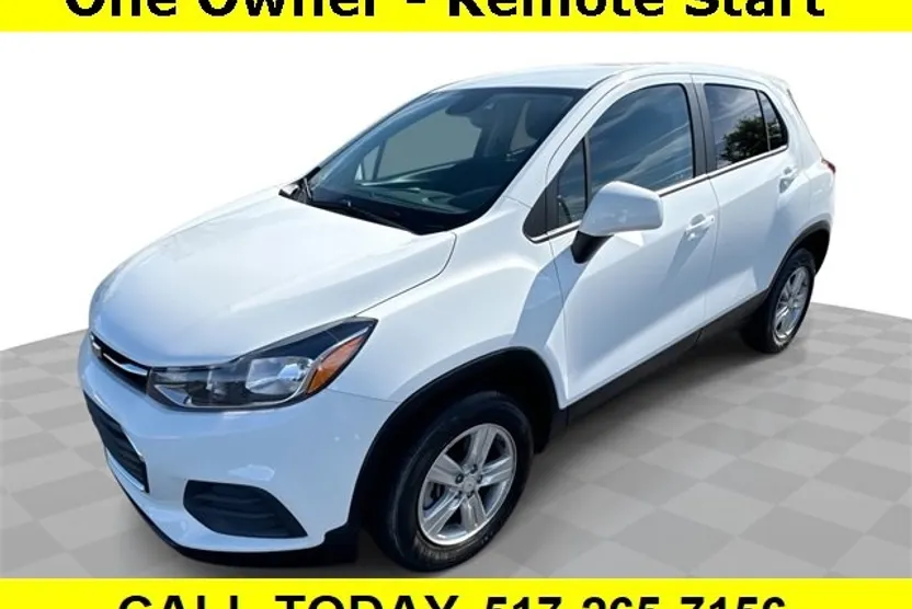 2022 Chevrolet Trax LS photo 1