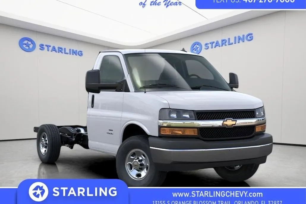 2025 Chevrolet Express Cutaway 3500 photo 1