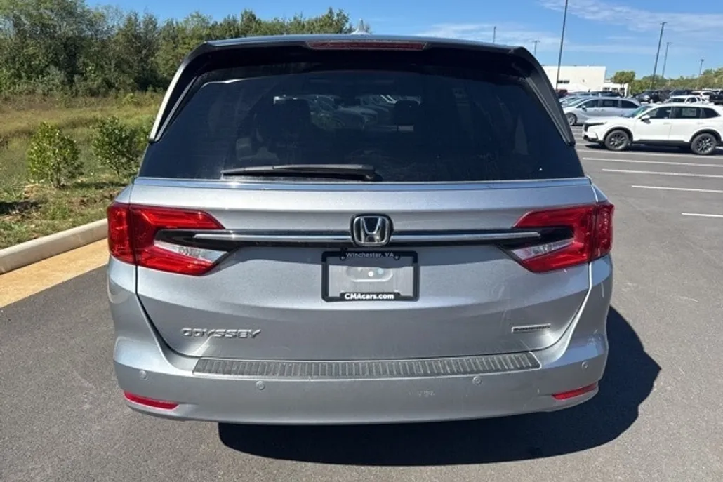 2022 Honda Odyssey Touring photo 1