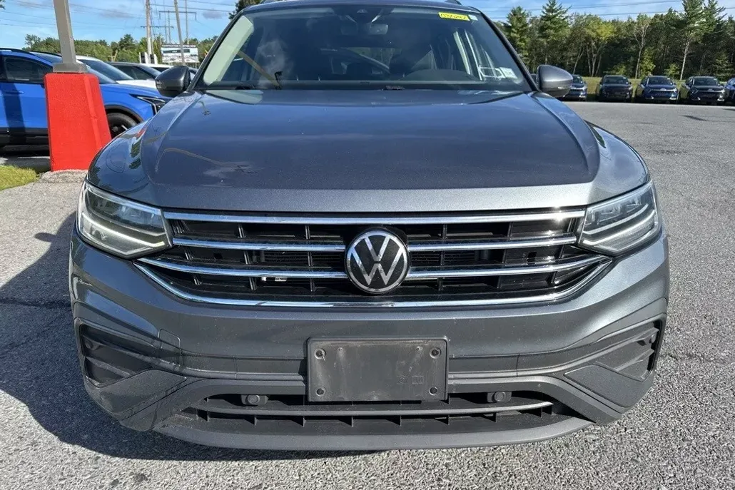 2022 Volkswagen Tiguan S photo 1