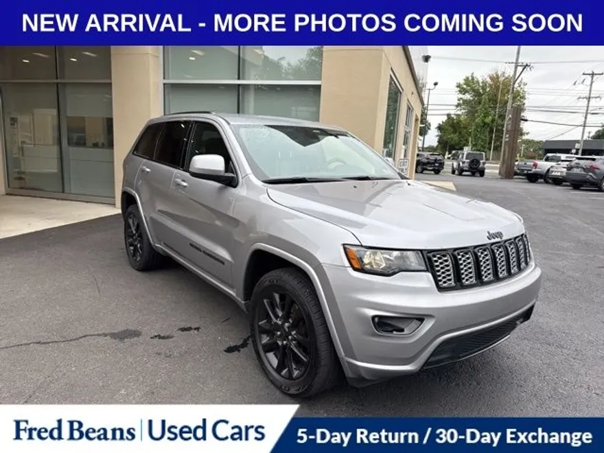 2021 Jeep Grand Cherokee Laredo X photo 1