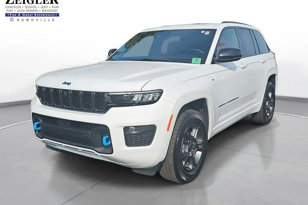 2025 Jeep Grand Cherokee 4xe Anniversary Edition photo 1