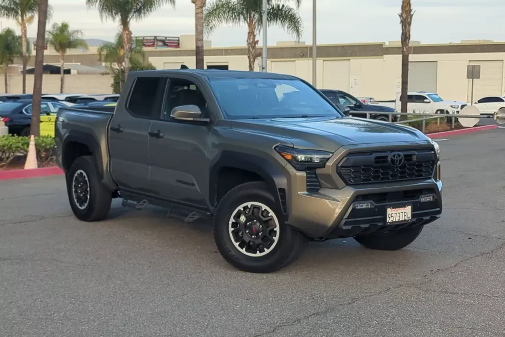 2024 Toyota Tacoma TRD photo 1
