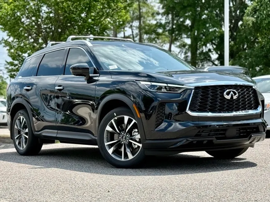 2025 Infiniti QX60 Luxe photo 1