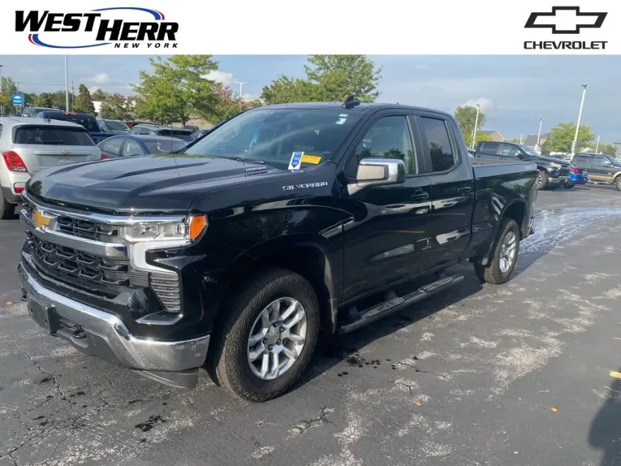 2024 Chevrolet Silverado 1500 LT photo 1