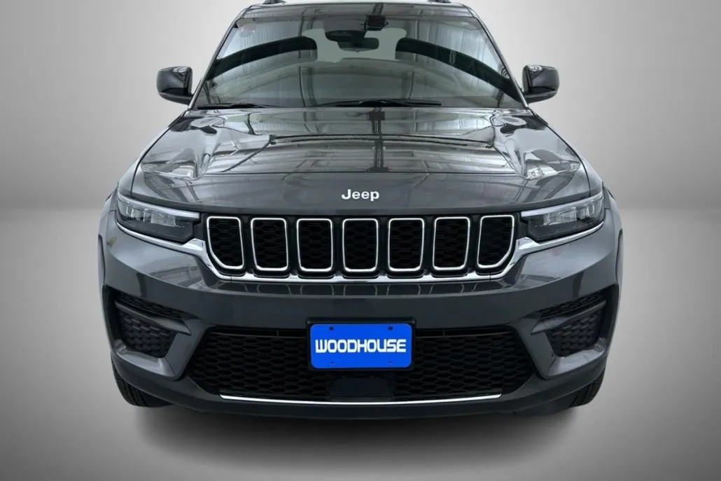 2024 Jeep Grand Cherokee Laredo photo 1