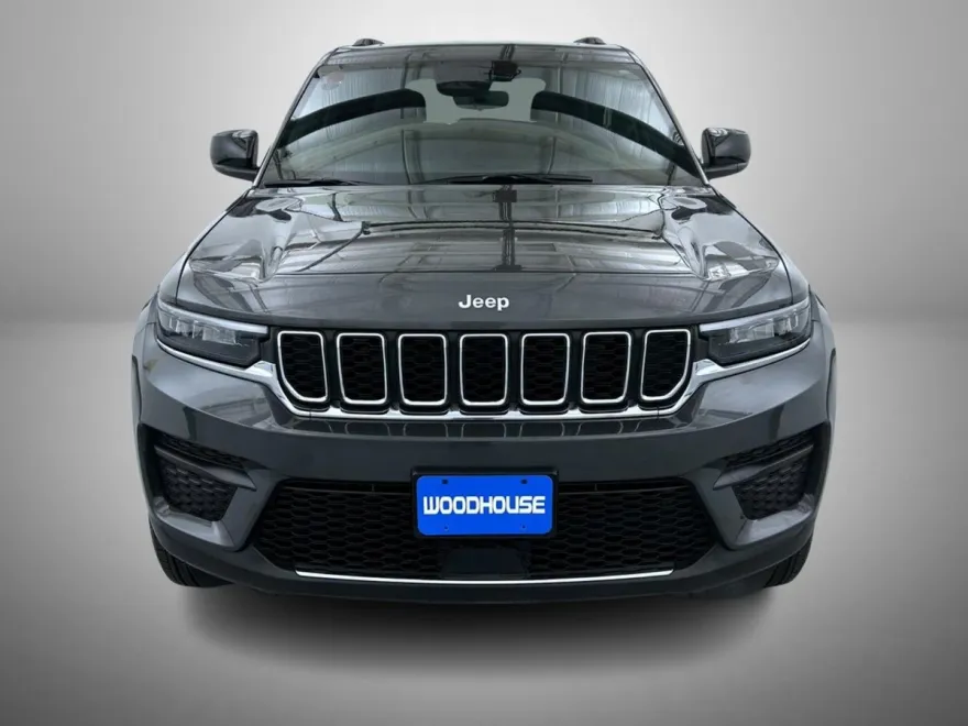 2024 Jeep Grand Cherokee Laredo photo 1