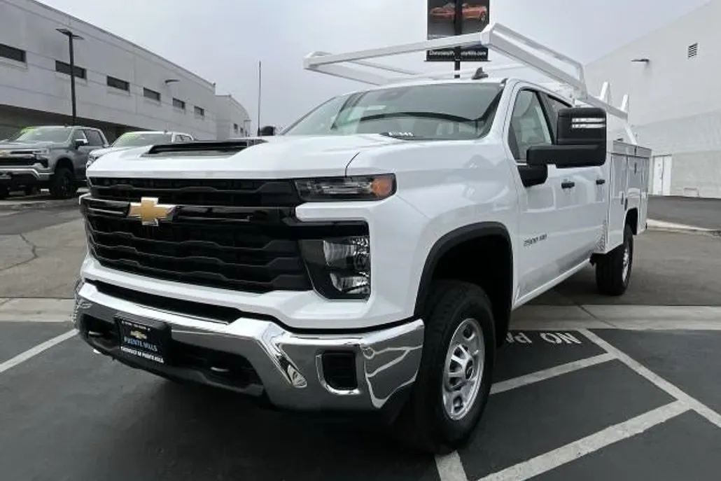 2025 Chevrolet Silverado 2500HD photo 1