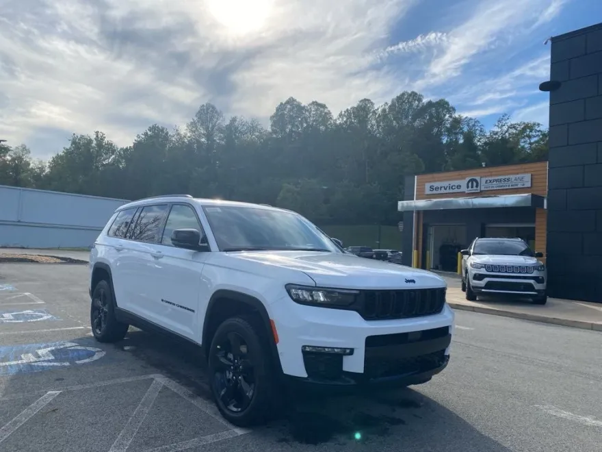 2025 Jeep Grand Cherokee Limited photo 1