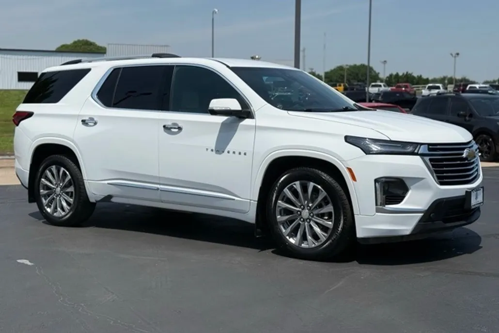 2022 Chevrolet Traverse Premier photo 1