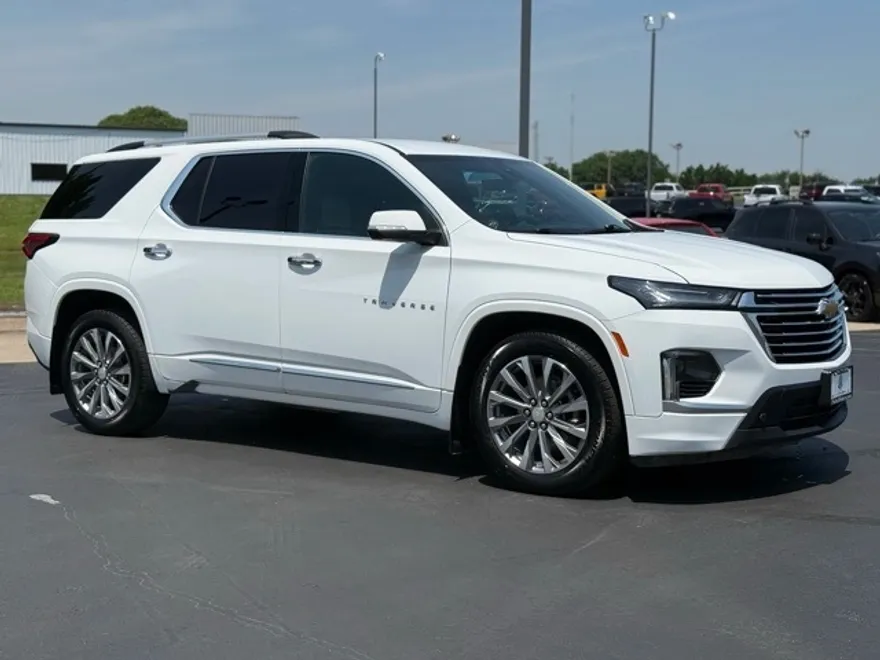 2022 Chevrolet Traverse Premier photo 1