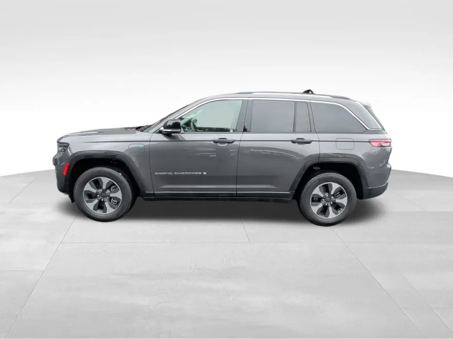 2022 Jeep Cherokee Limited 4xe photo 1