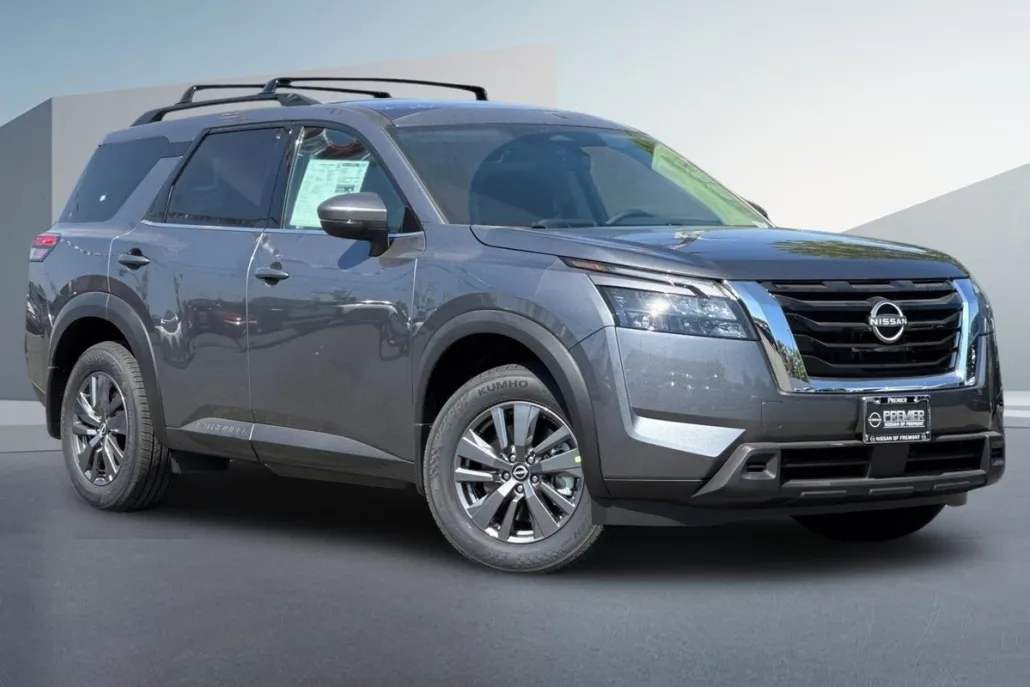 2025 Nissan Pathfinder SV photo 1