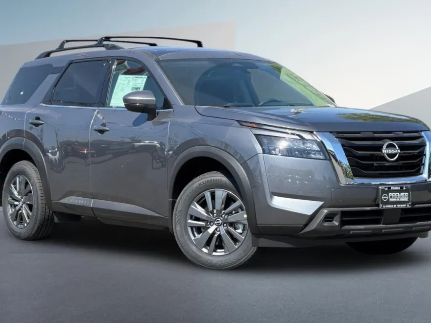 2025 Nissan Pathfinder SV photo 1