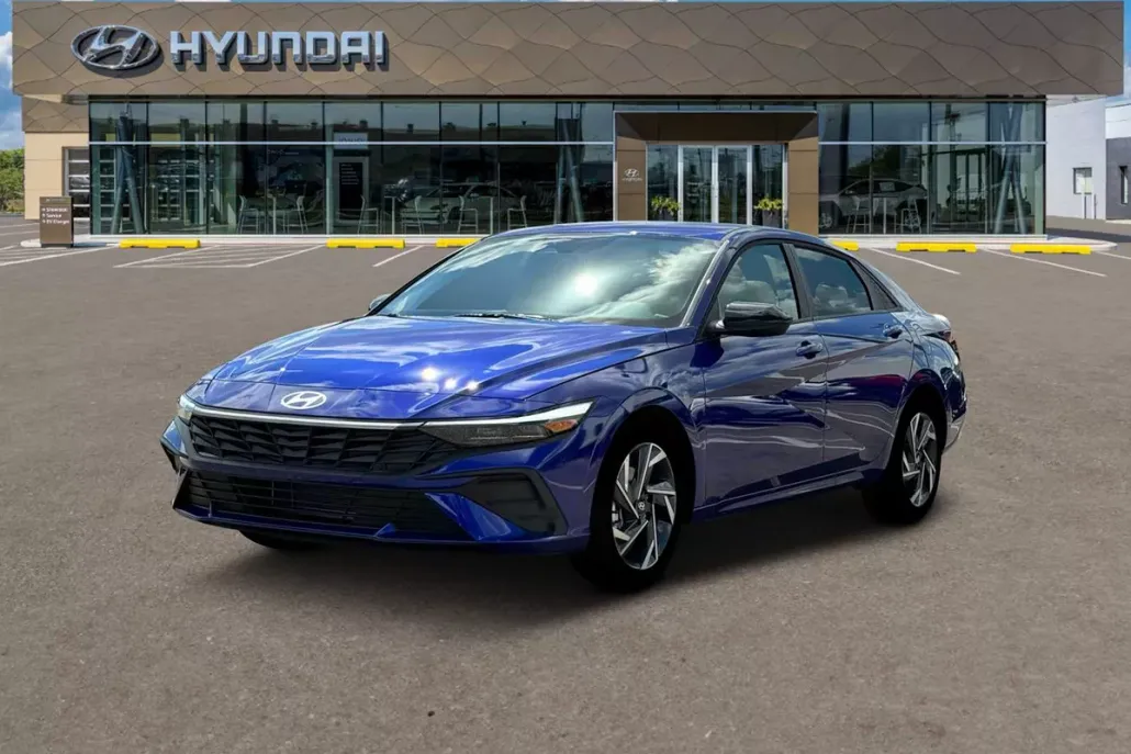 2025 Hyundai Elantra SEL Sport photo 1