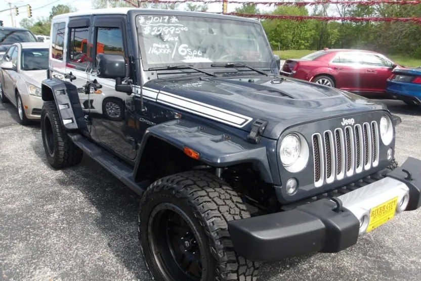 2017 Jeep Wrangler Unlimited Sahara photo 1