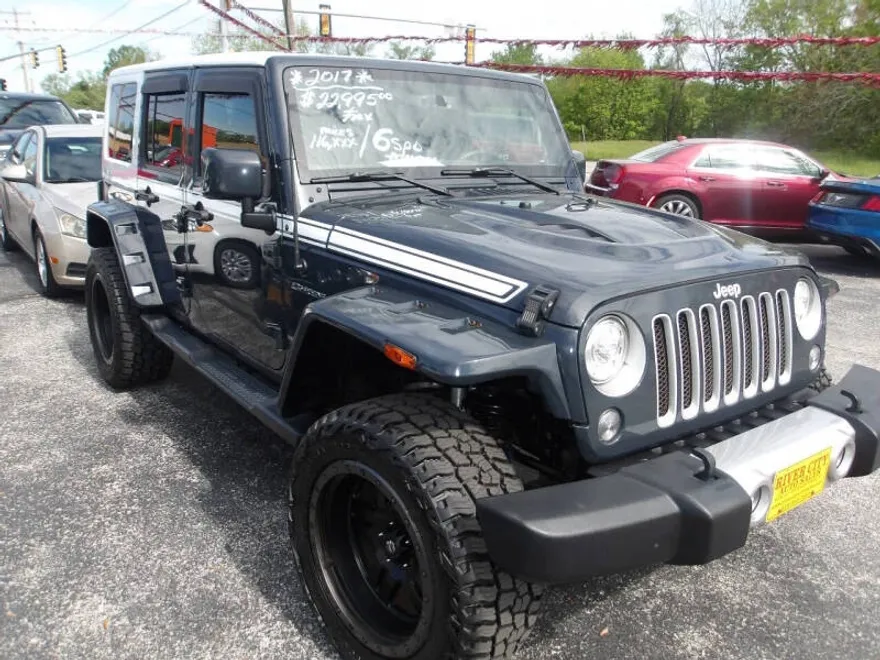 2017 Jeep Wrangler Unlimited Sahara photo 1