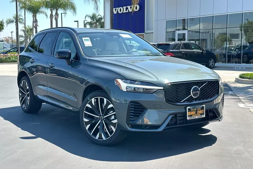 2026 Volvo XC60 Hybrid T8 photo 1