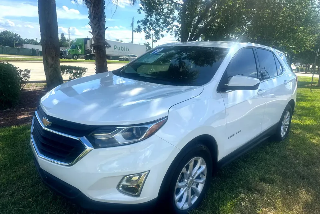2019 Chevrolet Equinox LT photo 1